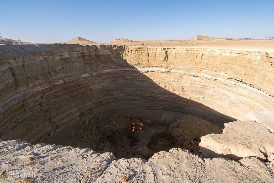 door-to-hell-darvaza-mud-crater-turkmenistan-1