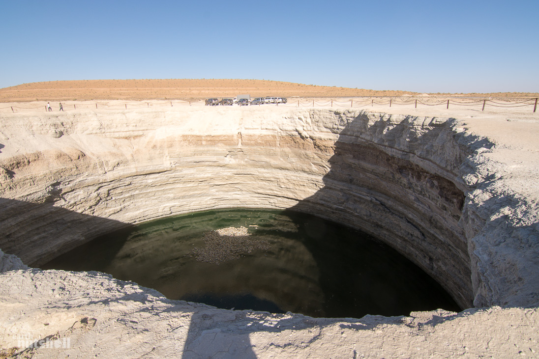 door-to-hell-darvaza-water-crater-turkmenistan-1
