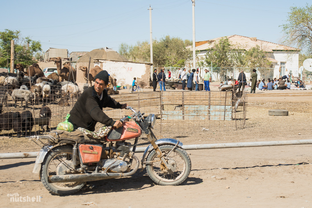 door-to-hell-desert-village-motorcycle-turkmenistan